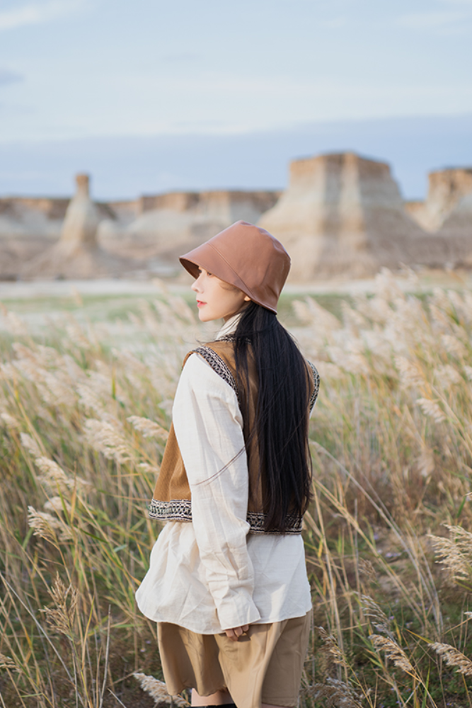 CB Statement Hat - Big Brim & Flat Top for Timeless Style