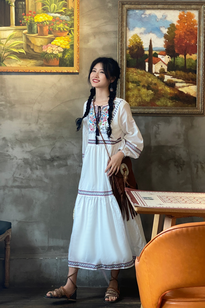CB Embroidered White Retro Dress with Flowing Skirt
